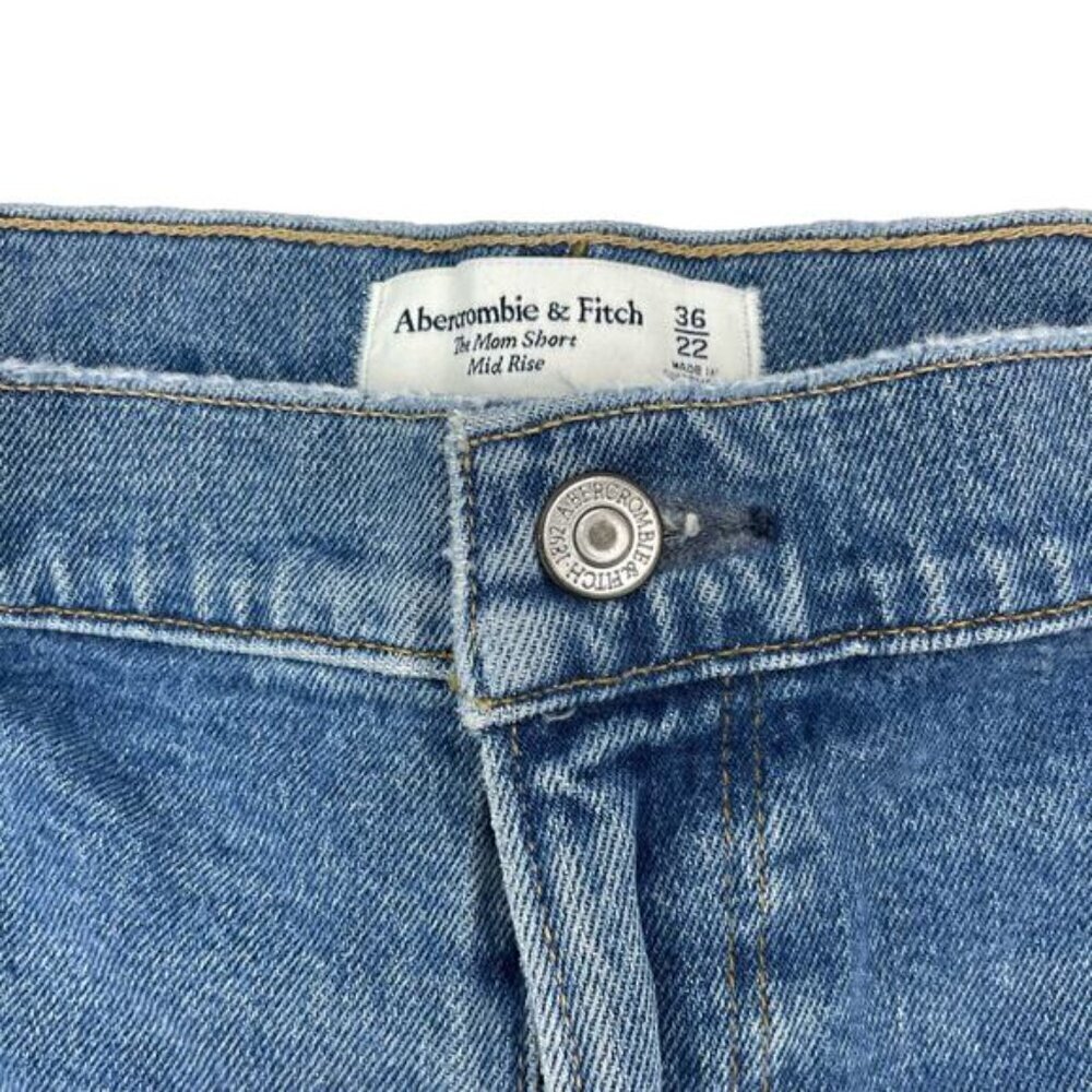 NWT ABERCROMBIE & FITCH Mid Rise Mom Cut Off Denim Short Sz 22 - Picture 3 of 6